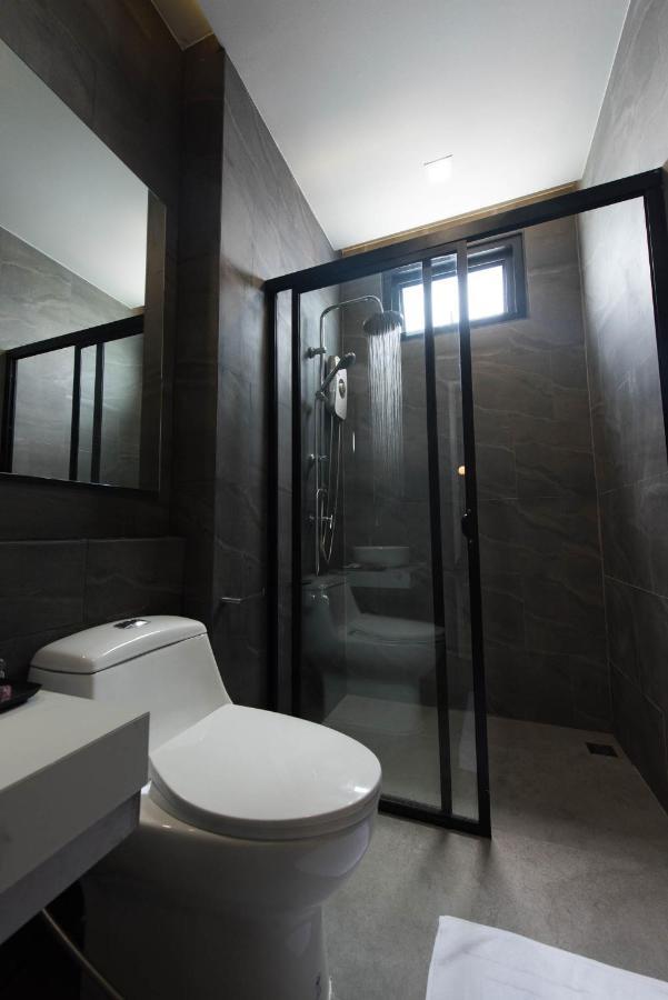 Nakhonratchasima Qlosest Hotel מראה חיצוני תמונה